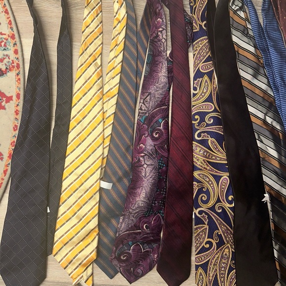 Lot of 10 Men's Designer Ties, Mix Colors Tradition Neck Ties, Italy US & more - Picture 4 of 10